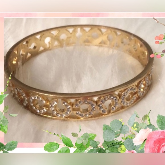 ✨💝✨COACH NWOT GORGEOUS GOLD CRYSTAL C LATTICE BANGLE IN PRISTINE CONDITION - Picture 2 of 3
